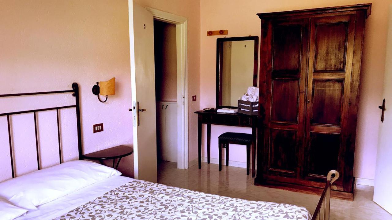Pian D'Isola Bed & Breakfast Costacciaro Luaran gambar
