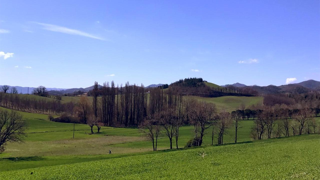 Pian D'Isola Bed & Breakfast Costacciaro Luaran gambar