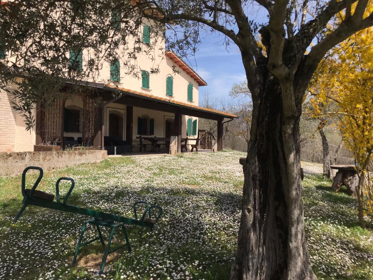 Pian D'Isola Bed & Breakfast Costacciaro Luaran gambar